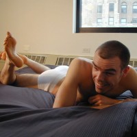 Jay shows his feet - Picture 8
