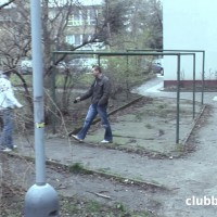 Walking the dog ends up in bareback sex - Picture 2