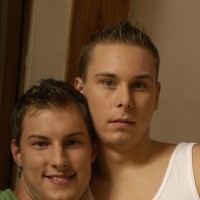 Walking the dog ends up in bareback sex - Picture 6