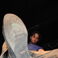 Mat shows his feet - Picture 4