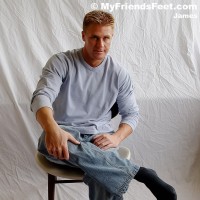 James shows his feet - Picture 1