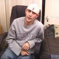 Aaron beats off - Picture 2
