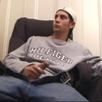 Aaron beats off - Picture 10
