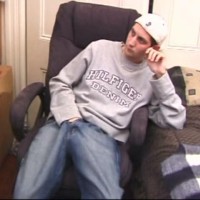 Aaron beats off - Picture 3