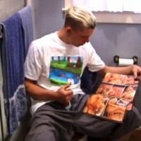 Toilet jacking twink - Picture 23