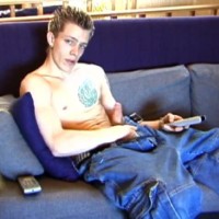 Shane beats off - Picture 7