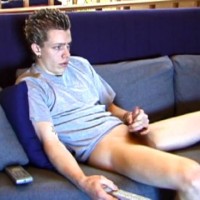 Shane beats off - Picture 22