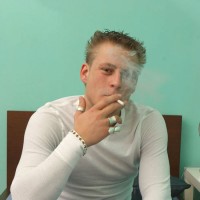 Keith Ledger jerks off smoking - Picture 1