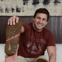Aldo show his feet - Picture 4