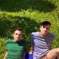Hot Twins - Picture 28