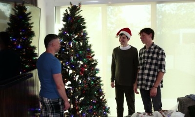 Two twinks under the tree