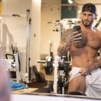Pumping the gym bro - Picture 6