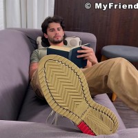 Zeke Stone shows his feet - Picture 3