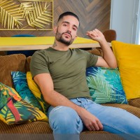 Saul Dance plays with his dick - Picture 4