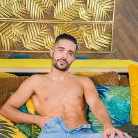 Saul Dance plays with his dick - Picture 8