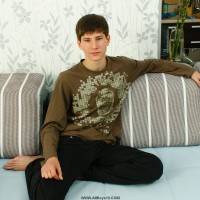 Russian guy stroking his dick - Picture 1