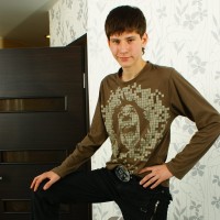 Russian guy stroking his dick - Picture 7