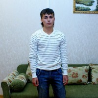 Russian boy shows off his body - Picture 3