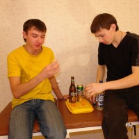 Drunk boys have sex - Picture 1