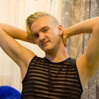 Oliver Tucker enjoy his dildo - Picture 1