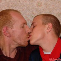 Mature man having fun with a boy - Picture 3