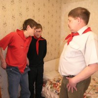 Two boys undress in front of a mature man - Picture 2