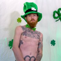 Dom Ty wanks his cock for St. Patrick’s - Picture 1