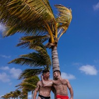 Beach boys Derek Spears and Jace Star - Picture 16