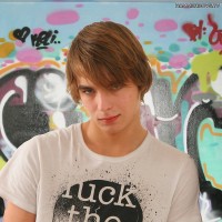Ricco Luna strokes his dick - Picture 1