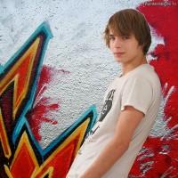 Ricco Luna strokes his dick - Picture 2