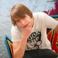 Ricco Luna strokes his dick - Picture 3