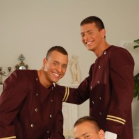 Jason, Jimmy and Joey Visconti are sexy porters - Picture 4