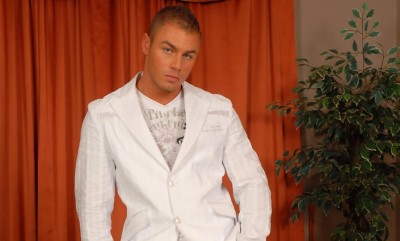 Enrico Belaggio get naked