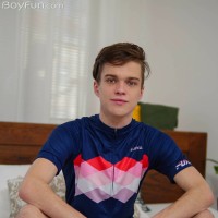 Jean Gilliam shows his ass - Picture 2