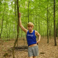 Daniel Hausser posing naked outdoor - Picture 2