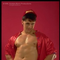 Root Calahan bares it all - Picture 17
