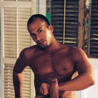 Joao Pauzao plays with himself - Picture 2