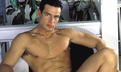 Pietro Rosselli bares it all