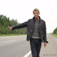 Mature has fun with a younger hitch-hiker - Picture 1