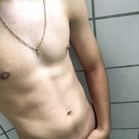 Henry Lynes strokes his dick - Picture 1
