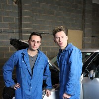 Riley Tess & Oscar Robert - Picture 1