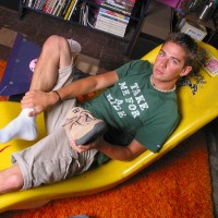 Shane Allen shows his sneakers - Picture 6