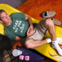 Shane Allen shows his sneakers - Picture 8