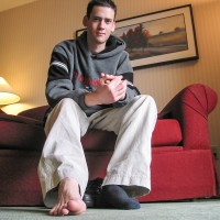 Sam shows his feet - Picture 7