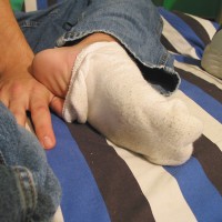Spoony shows his feet - Picture 12