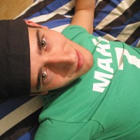 Spoony shows his feet - Picture 17
