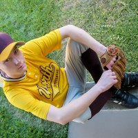 Ryan shows his sneakers - Picture 2