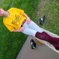 Ryan shows his sneakers - Picture 7