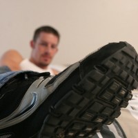 Mike Roberts shows his sneakers - Picture 2