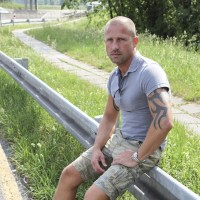 In the street - Picture 1